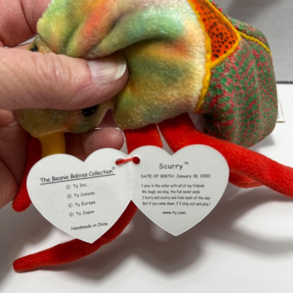 TY Beanie Baby Scurry Vintage Beetle Born January 18, 2000 - Picture 6 of 6